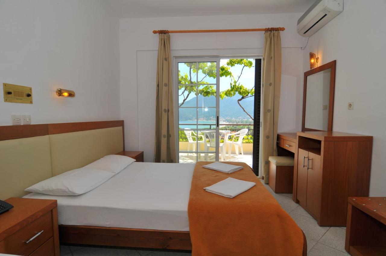Hotel Emerald Chrysi Ammoudia Luaran gambar