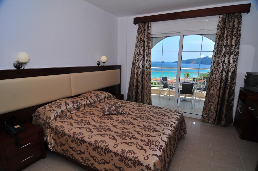 Hotel Emerald Chrysi Ammoudia Luaran gambar
